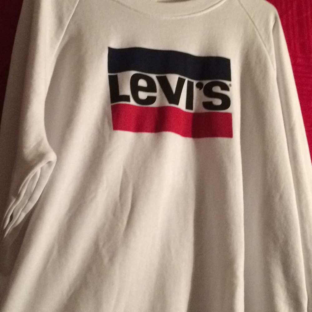 Levi’s sweatshirt
